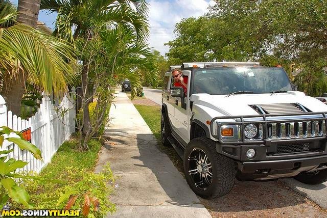 Стройная фигурка и притягательная попа 10 фотография