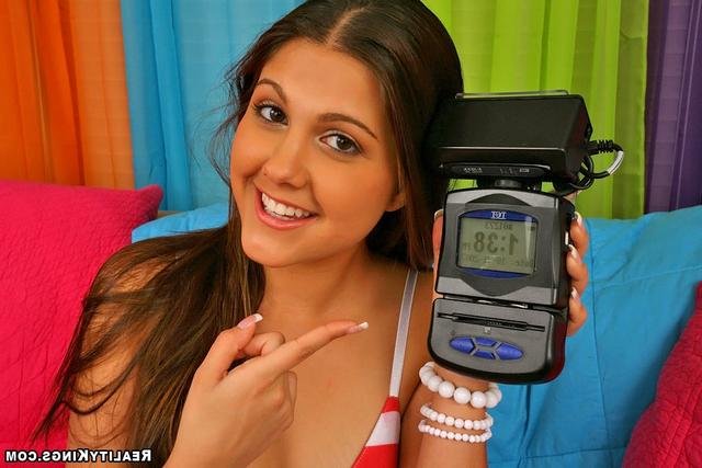 Кошечка не против засветить киску 15 фотография