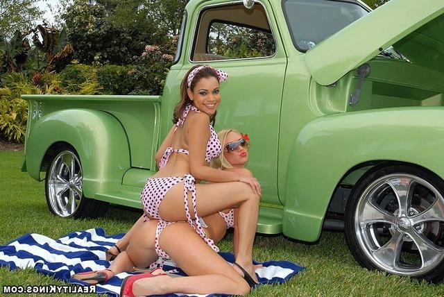 Завафлил светловолосую красотку 2 фотография