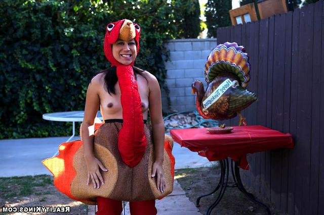 Дрючит различных молодых проституток 15 фотография