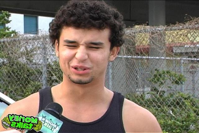 Он ее поставил раком и отымел 7 фотография