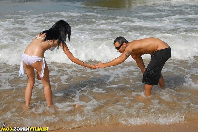 Жахает очаровательную куколку 7 фотография