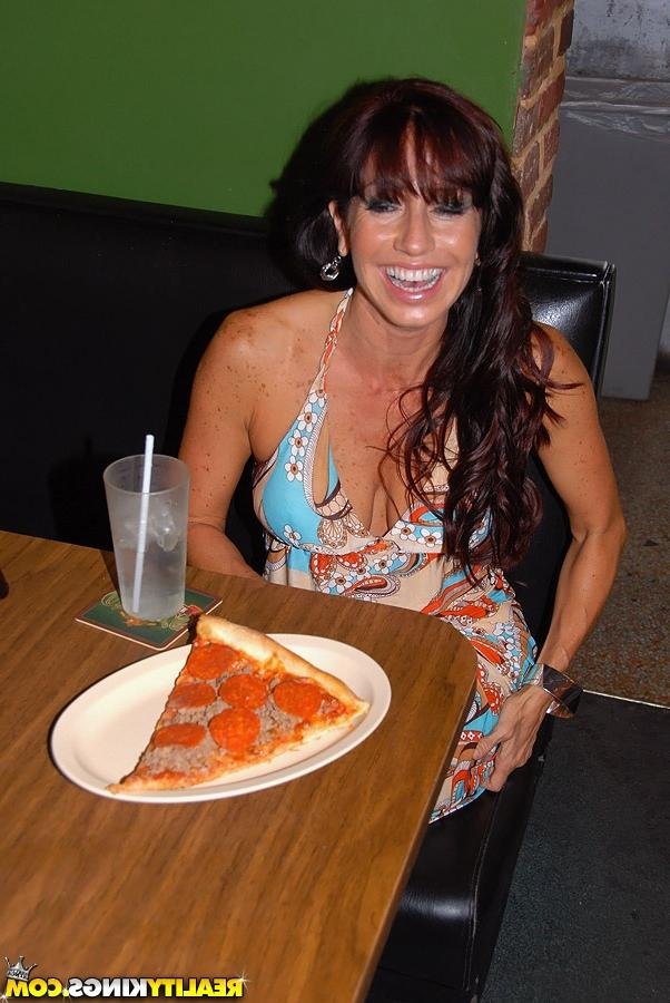 Попросил отсосать ему нежнее 3 фотография