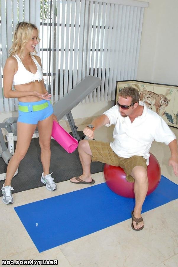 Йогиня примет любую позу для секса 6 фотография Йогиня примет любую позу для секса 6 фотография