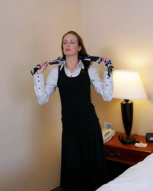 Прилегла поспать, а была оттрахана 2 фотография Прилегла поспать, а была оттрахана 2 фотография