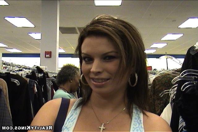 Нагнул раком в примерочной 2 фотография Нагнул раком в примерочной 2 фотография