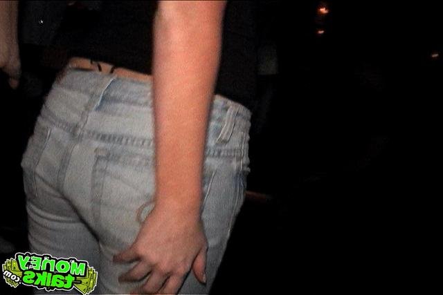 Минет в туалете клуба от незнакомки 13 фотография Минет в туалете клуба от незнакомки 13 фотография