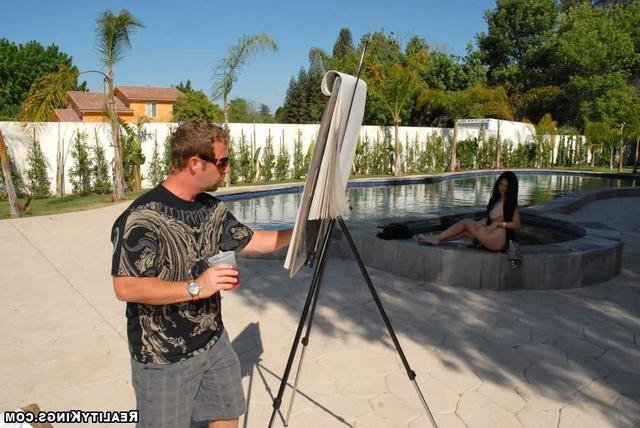 Голая натурщица отдалась художнику 12 фотография Голая натурщица отдалась художнику 12 фотография