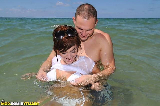 Сочные сиськи подружки 9 фотография Сочные сиськи подружки 9 фотография