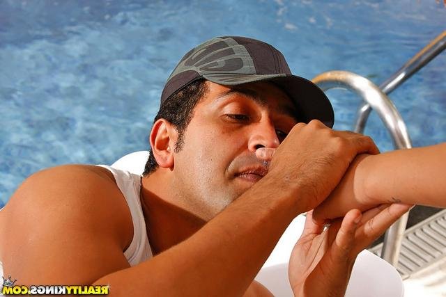 Загорелая попка латинки 13 фотография Загорелая попка латинки 13 фотография