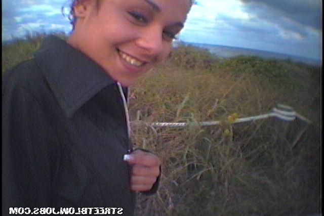 Отсосала приятелю под кустом 4 фотография Отсосала приятелю под кустом 4 фотография