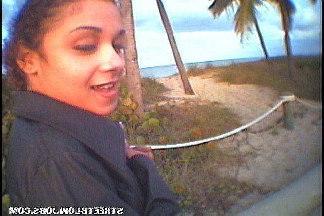 Отсосала приятелю под кустом 6 фотография Отсосала приятелю под кустом 6 фотография