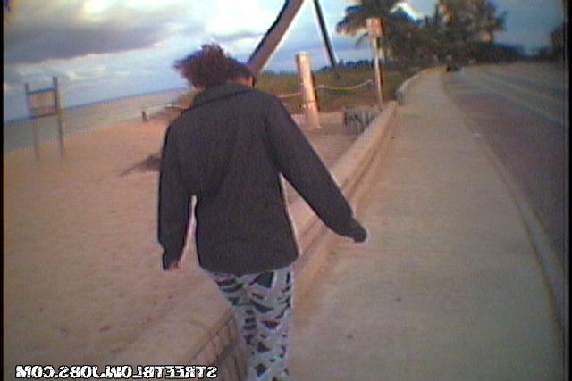 Отсосала приятелю под кустом 2 фотография Отсосала приятелю под кустом 2 фотография