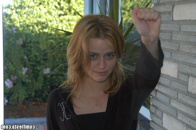 Телки занимаются сексом с соседом 1 фотография Телки занимаются сексом с соседом 1 фотография