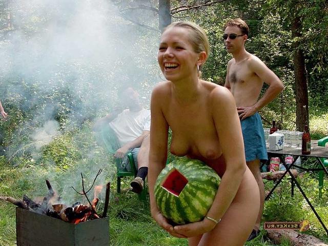 Хорошенькие цыпочки показали все 21 фотография Хорошенькие цыпочки показали все 21 фотография