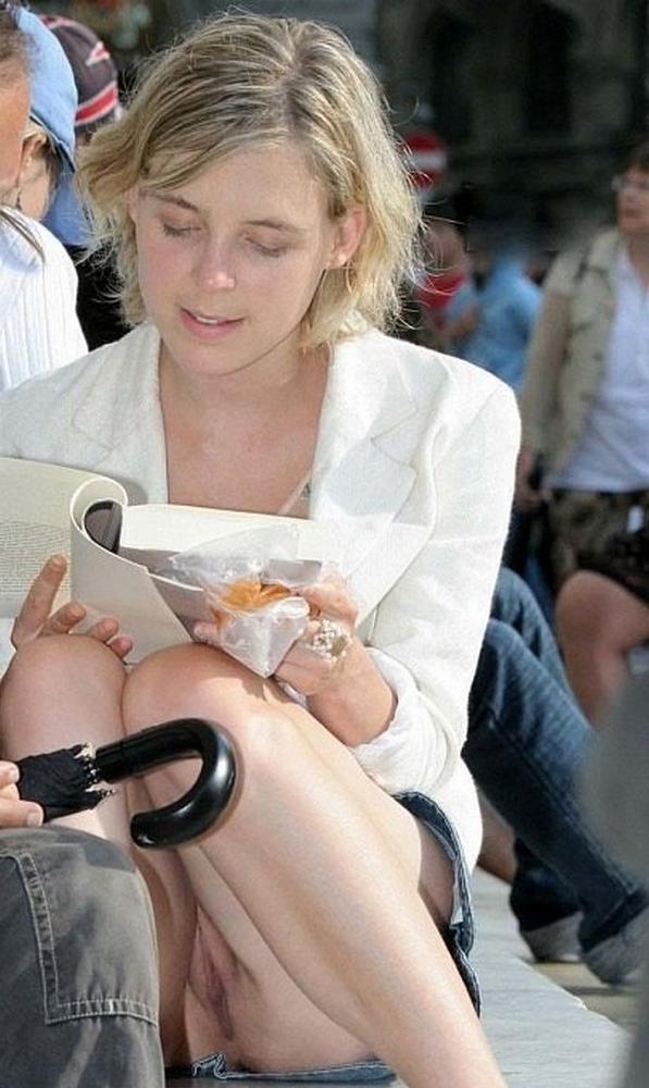 Телки забыли надеть трусы 13 фотография