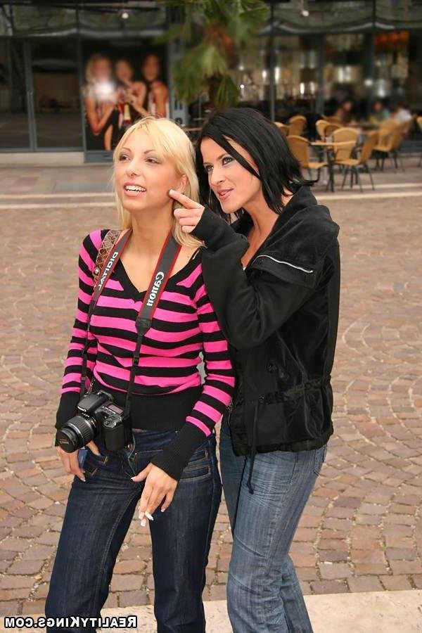 Секс туризм двух подруг 2 фотография Секс туризм двух подруг 2 фотография