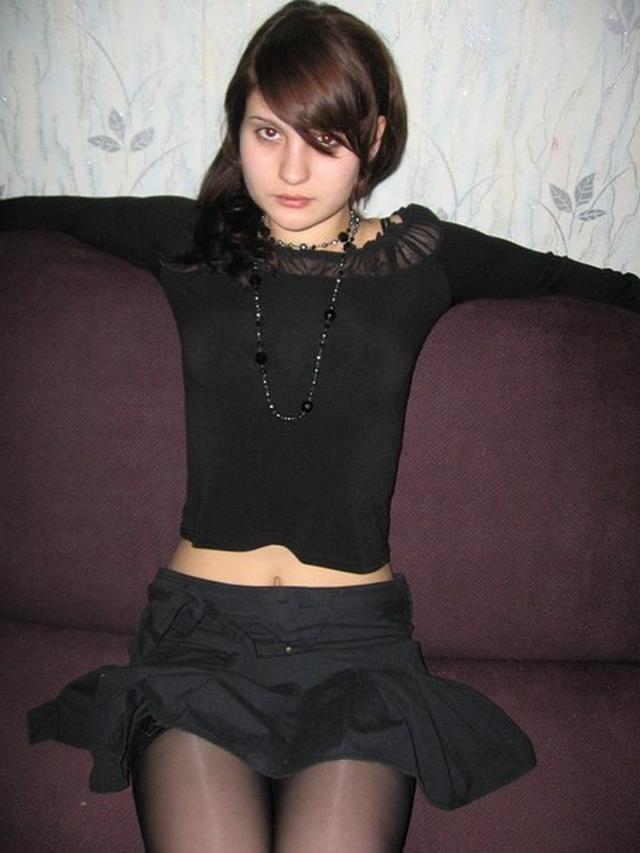 Темноволосая Машенька в эротических стрингах 19 фотография Темноволосая Машенька в эротических стрингах 19 фотография