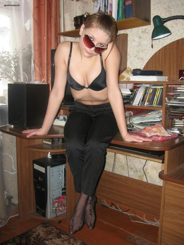 Русская оторва решила раздеться 6 фотография Русская оторва решила раздеться 6 фотография