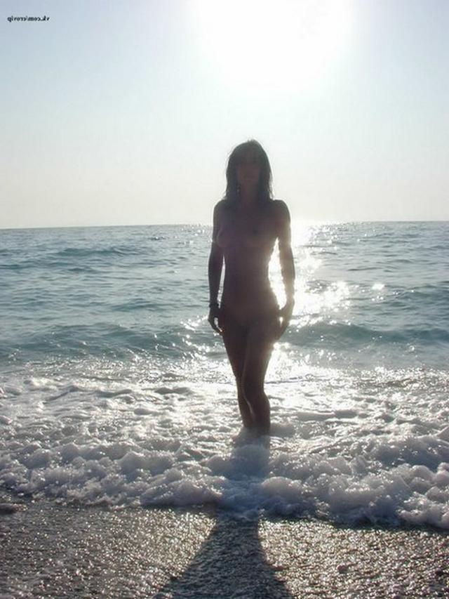 Худая армянка отдыхает на море 7 фотография Худая армянка отдыхает на море 7 фотография