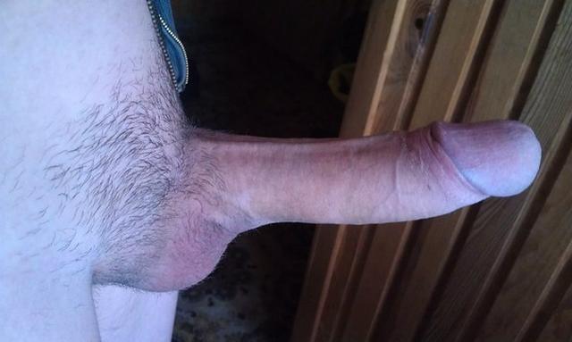 Рады продемонстрировать свои эрегированные приборы 28 фотография Рады продемонстрировать свои эрегированные приборы 28 фотография