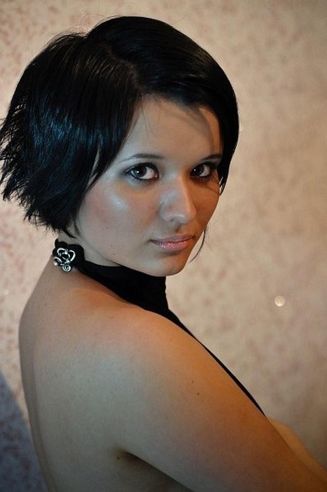 Брюнеточка подставила писю под мужской болт 1 фотография Брюнеточка подставила писю под мужской болт 1 фотография