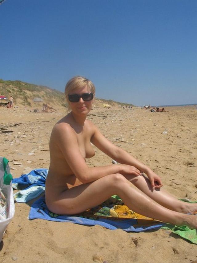 Красотка на отдыхе поучаствовала в групповушке 1 фотография Красотка на отдыхе поучаствовала в групповушке 1 фотография