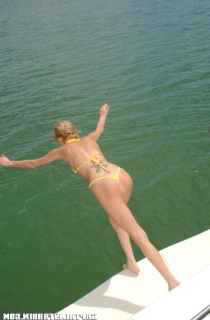 Блондинка хорошо потрахалась на яхте 29 фотография Блондинка хорошо потрахалась на яхте 29 фотография