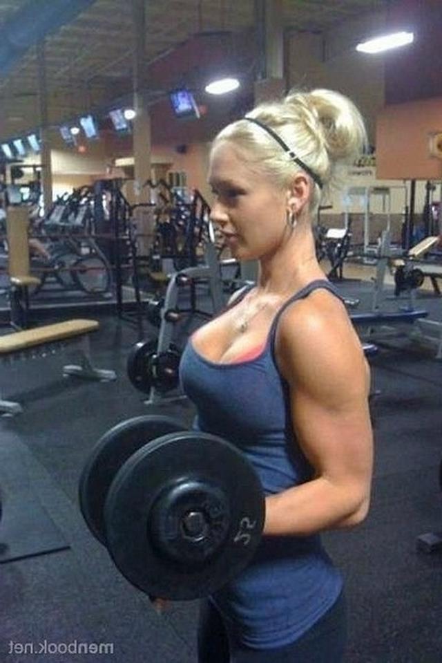 Девушки занимаются спортом и показывают свои голые тела 7 фотография Девушки занимаются спортом и показывают свои голые тела 7 фотография