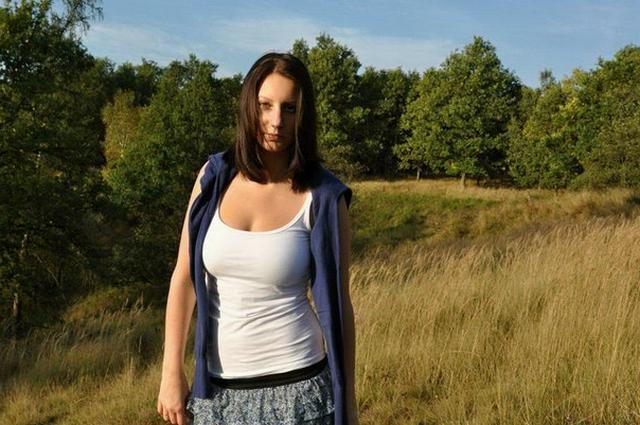 Аппетитные груди носатой девушки 1 фотография Аппетитные груди носатой девушки 1 фотография