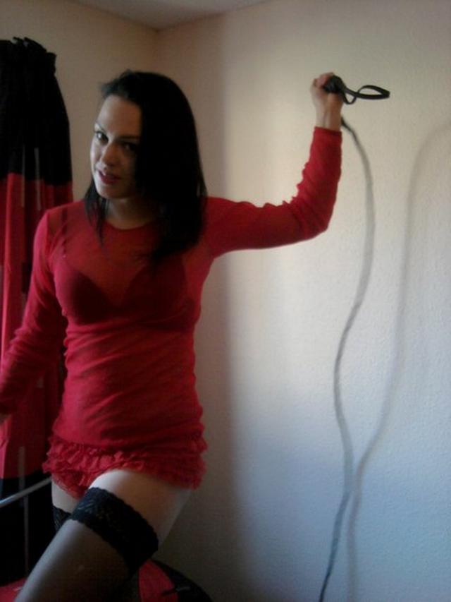 Фигуристая брюнетка в эротичных чулках 3 фотография Фигуристая брюнетка в эротичных чулках 3 фотография