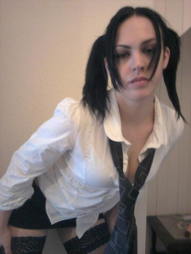 Фигуристая брюнетка в эротичных чулках 30 фотография Фигуристая брюнетка в эротичных чулках 30 фотография