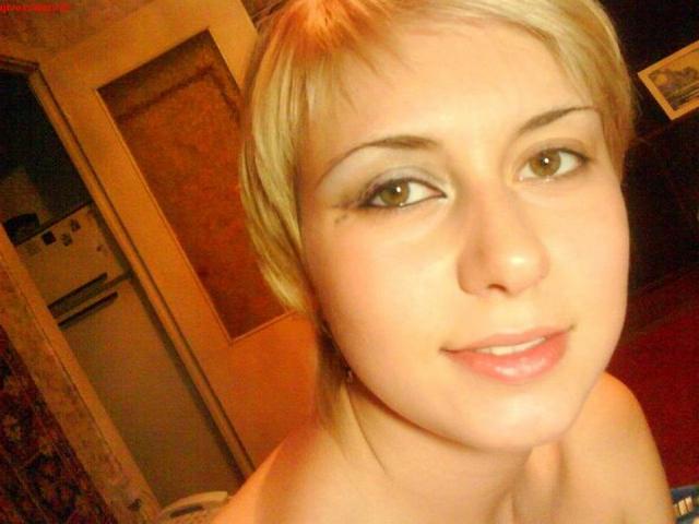 Хорошенькая стройная жена показала прелести 9 фотография Хорошенькая стройная жена показала прелести 9 фотография