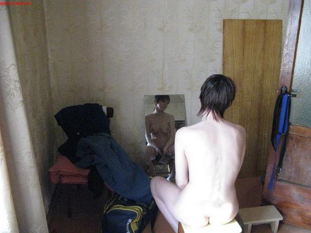 Хорошенькая стройная жена показала прелести 24 фотография Хорошенькая стройная жена показала прелести 24 фотография