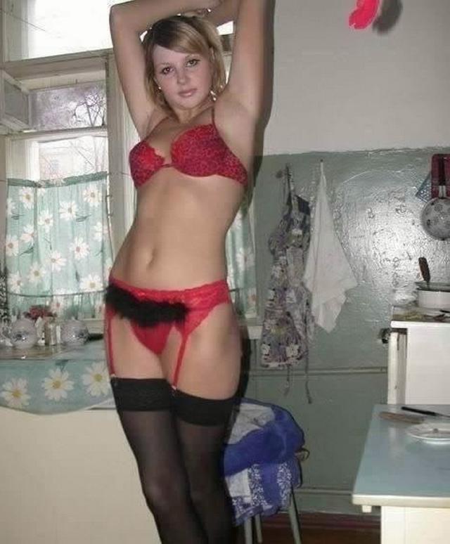 Голые развратницы в студенческой общаге 21 фотография Голые развратницы в студенческой общаге 21 фотография