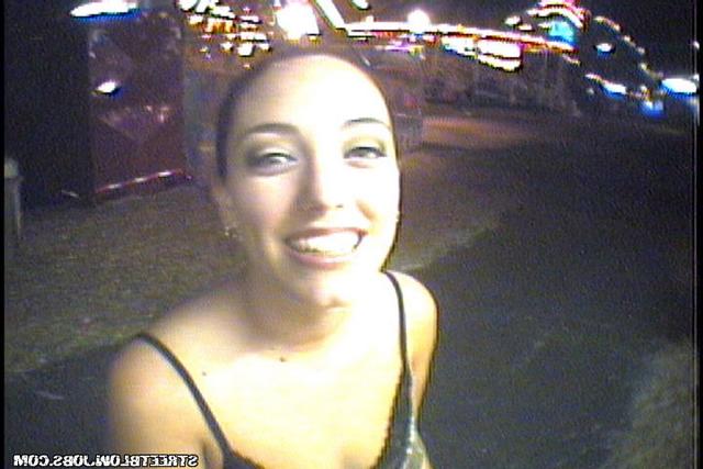 Сговорчивая Дашенька сосет член 6 фотография Сговорчивая Дашенька сосет член 6 фотография