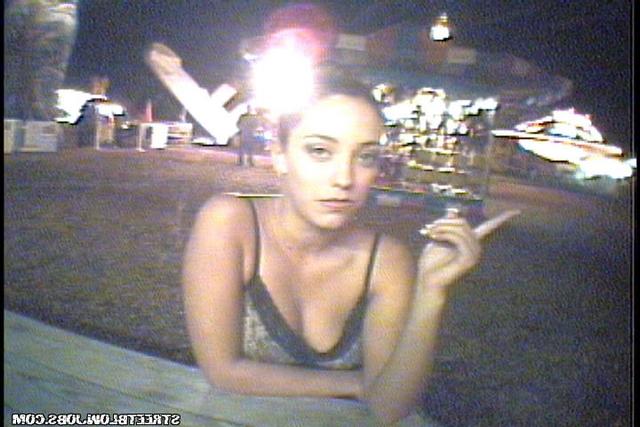 Сговорчивая Дашенька сосет член 10 фотография Сговорчивая Дашенька сосет член 10 фотография