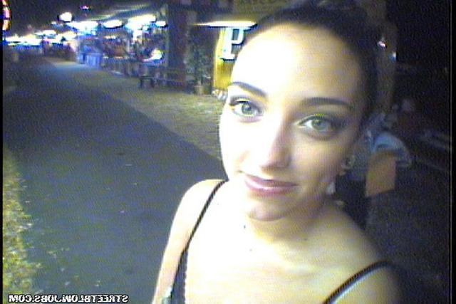 Сговорчивая Дашенька сосет член 7 фотография Сговорчивая Дашенька сосет член 7 фотография