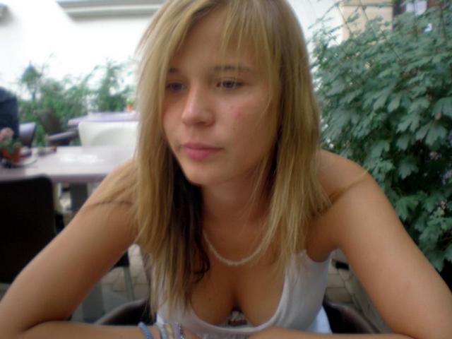 Тощая светловолосая красотка без одежды 3 фотография Тощая светловолосая красотка без одежды 3 фотография