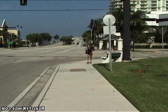 Нежная азиатка порадовала парня минетом 1 фотография Нежная азиатка порадовала парня минетом 1 фотография