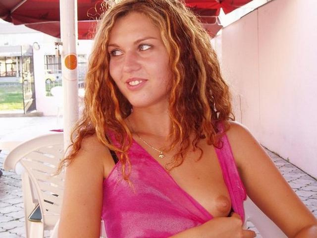 Совершеннолетняя развратница оголяет части тела 3 фотография Совершеннолетняя развратница оголяет части тела 3 фотография