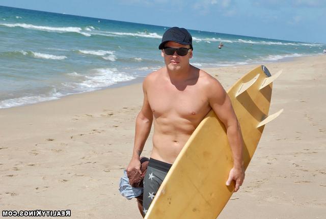 На яхте занимается сексом горячая молодая пара 2 фотография На яхте занимается сексом горячая молодая пара 2 фотография