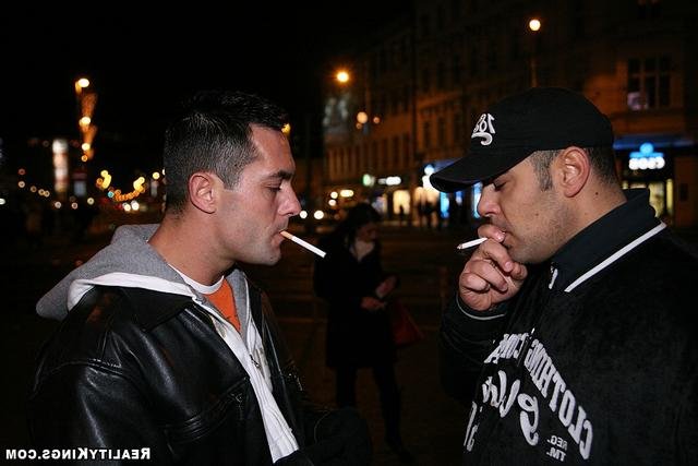 Двойной минет с брюнеткой 9 фотография Двойной минет с брюнеткой 9 фотография