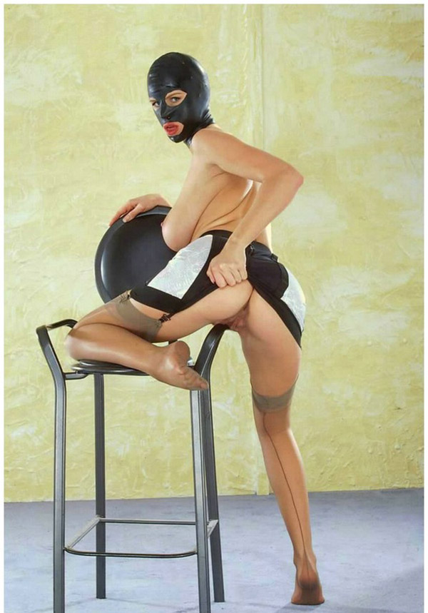 Любительница БДСМ обнажилась перед начальником 13 фотография Любительница БДСМ обнажилась перед начальником 13 фотография