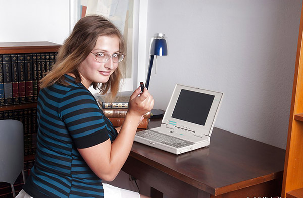 Секретарша разделась для своего босса 1 фотография Секретарша разделась для своего босса 1 фотография