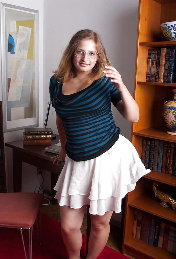 Секретарша разделась для своего босса 4 фотография Секретарша разделась для своего босса 4 фотография