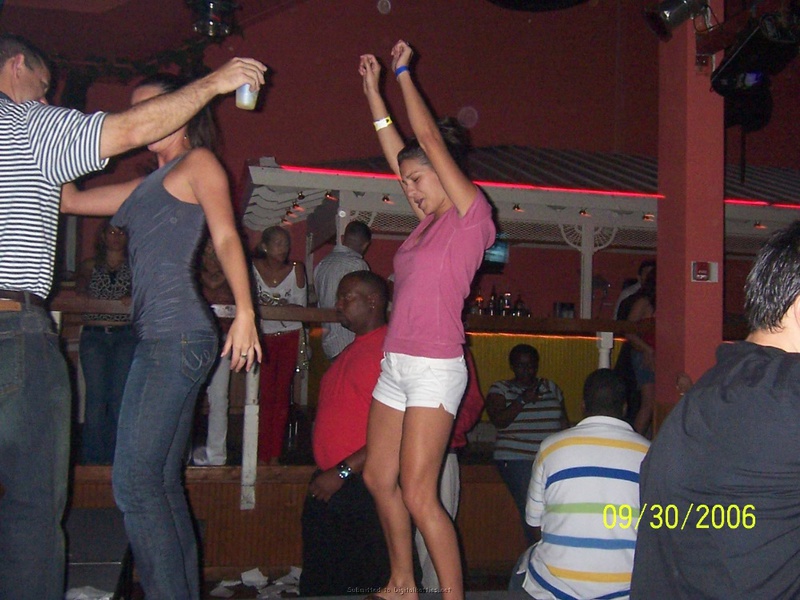 Выпившая сучка позволила кавалеру поиграть с ее писькой 9 фотография Выпившая сучка позволила кавалеру поиграть с ее писькой 9 фотография