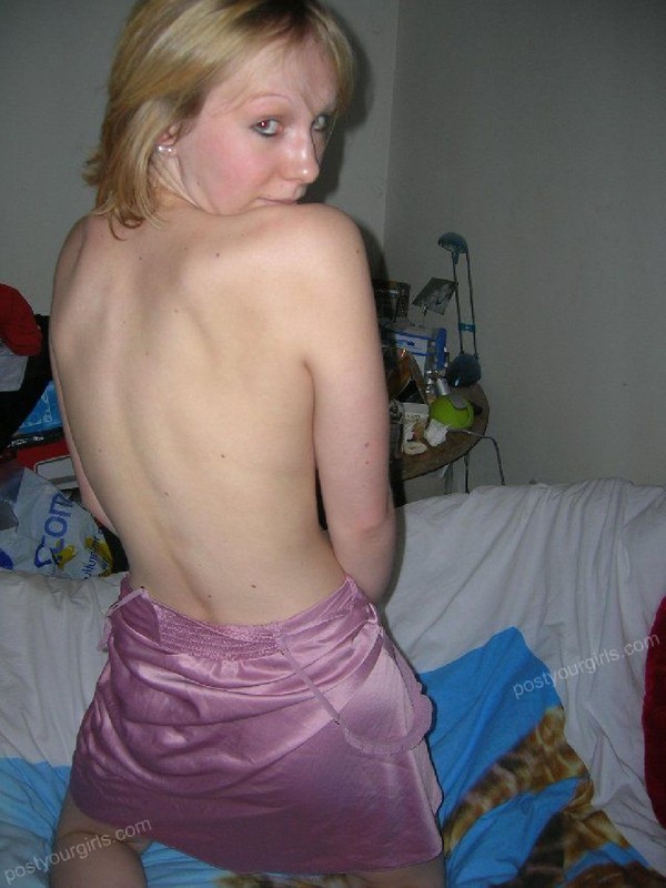 Мамаша разделась на кровати и вставила в письку самотык 4 фотография Мамаша разделась на кровати и вставила в письку самотык 4 фотография