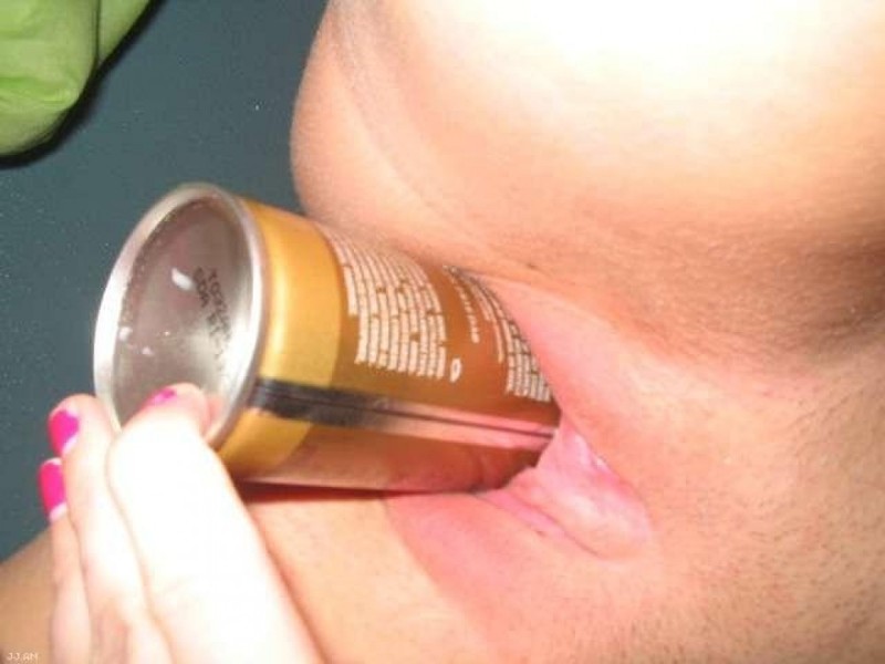 Девушка проникает баллончиком себе во влагалище 4 фотография Девушка проникает баллончиком себе во влагалище 4 фотография