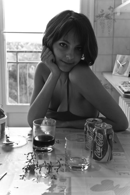 Раскованная мамзель обнажила медовые соски 4 фотография Раскованная мамзель обнажила медовые соски 4 фотография